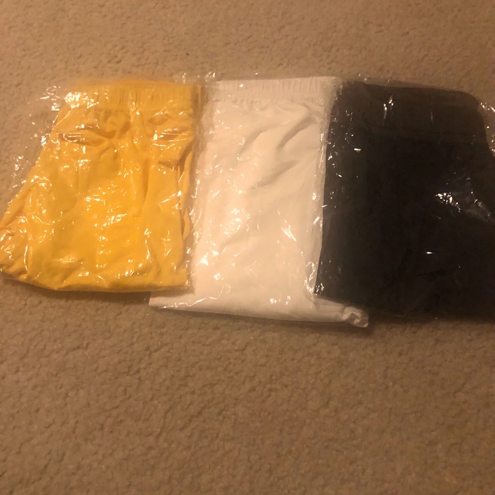 3 CHUNS SILKY LEGGINGS Fits S, M, L